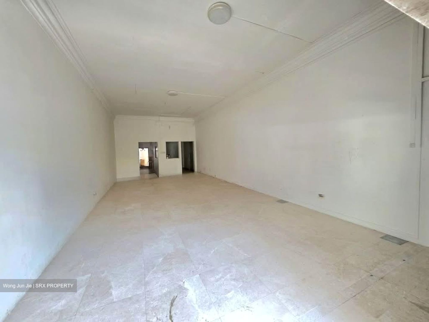 Foch Road (D8), Retail #563317591